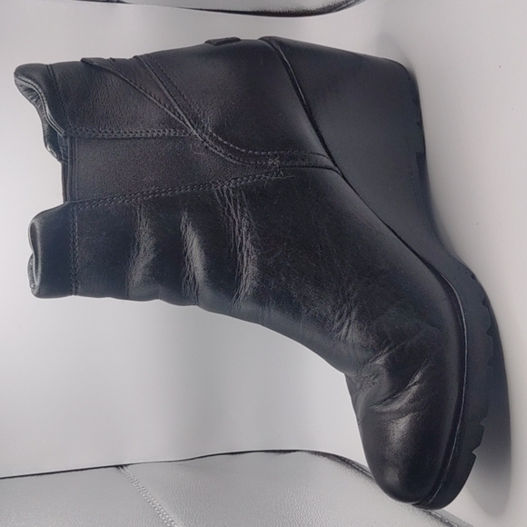 Black Sorel Wedge Boots - Picture 3 of 15